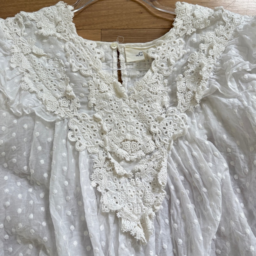 THE GREAT. Swiss Dot Blouse Womens Size 2 White Crochet Lace Ruffle Puff Sleeve - Picture 9 of 15